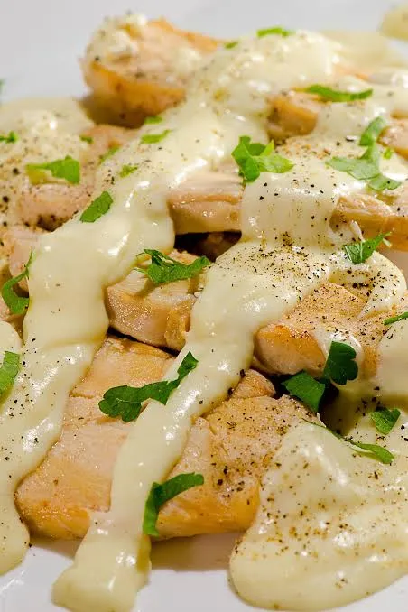 Plats Chicken à la sauce blanche